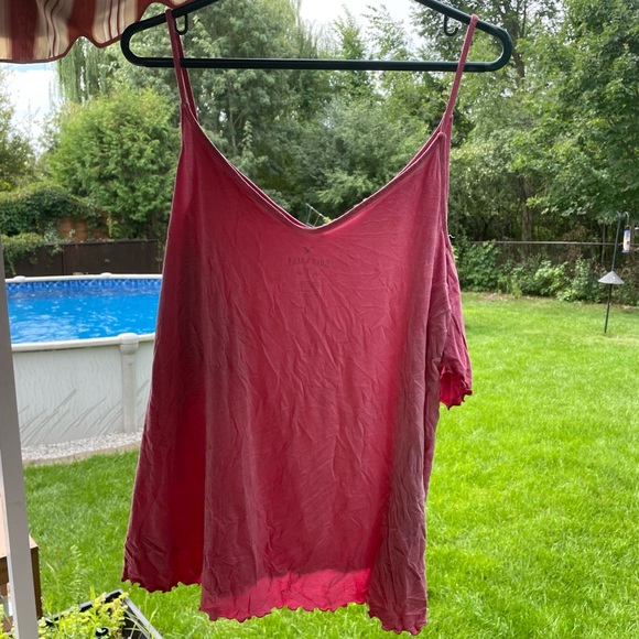 Pink camisole with arm straps - Picture 2 of 4